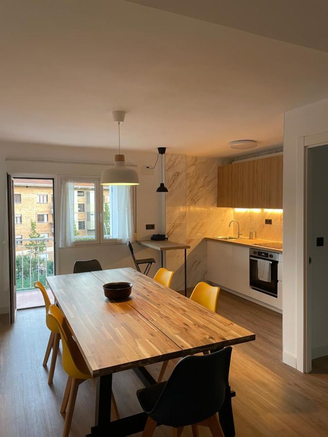 Cozy Apartment 6' From San Sebastian + Parking 유설블 외부 사진
